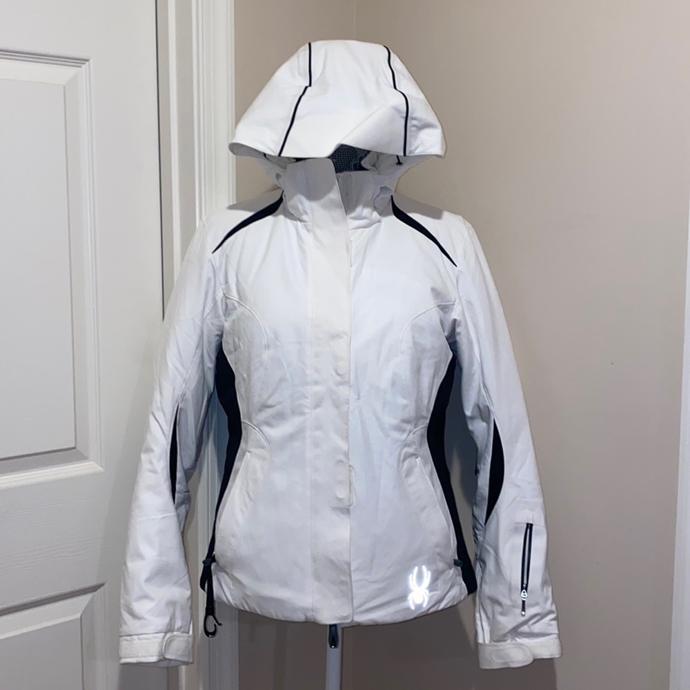 Spyder white snowboarding jacket size 6